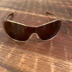 Women's Oakley sunglasses